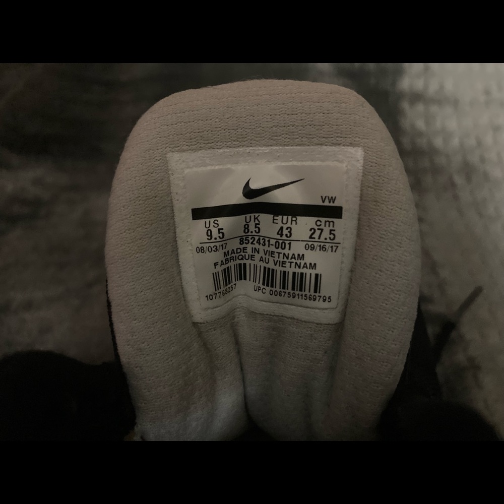 Nike Air Versitile, size 9.5 Excellent condition